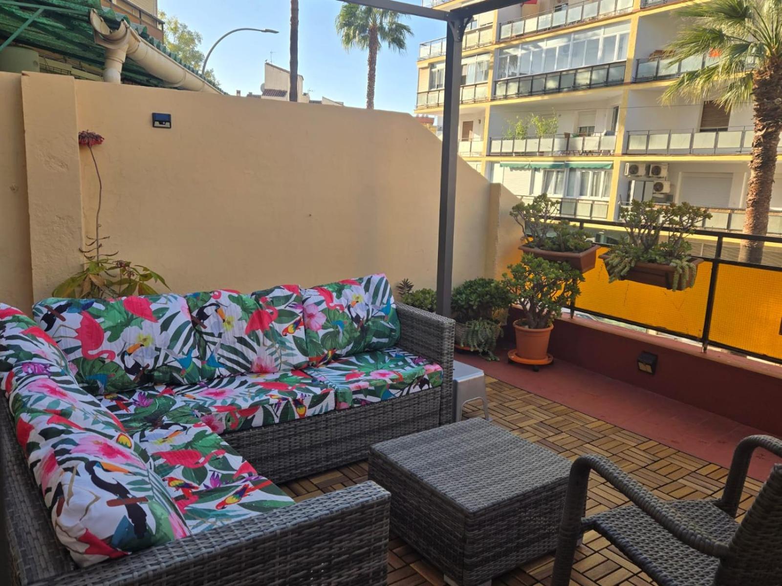 City Central With Large Patio By Namaste Elite *